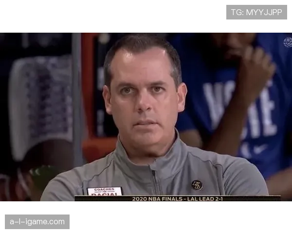 戴维斯稳健发挥成关键先生,强势扭转战局提振全队士气 戴维斯稳健发挥成关键先生,强势扭转战局提振全队士气