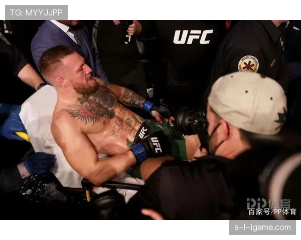 康纳训练完直接刷卡买下整个酒吧 康纳训练完直接刷卡买下整个酒吧